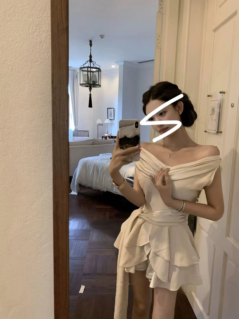 梦梦 MENGMENG｛典藏情话 新款纯欲荡领荷叶边无袖一字肩连衣裙}