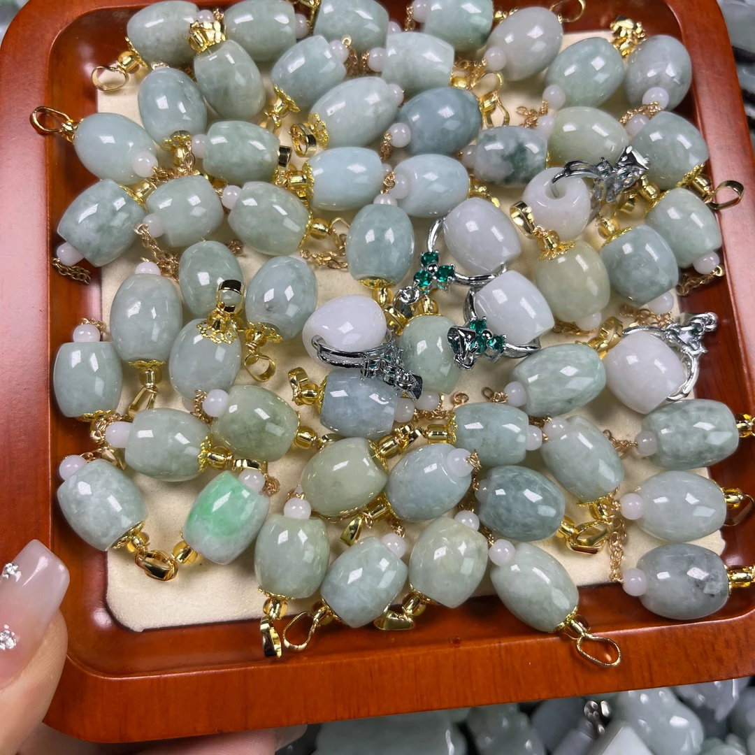 天然翡翠A货时来运转路路通气质时尚百搭有杂，有裂（多样性发其一）