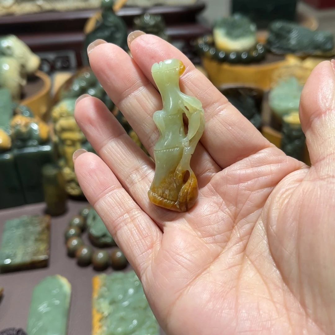 岫岩河磨玉（透闪石质玉）未镶嵌挂件