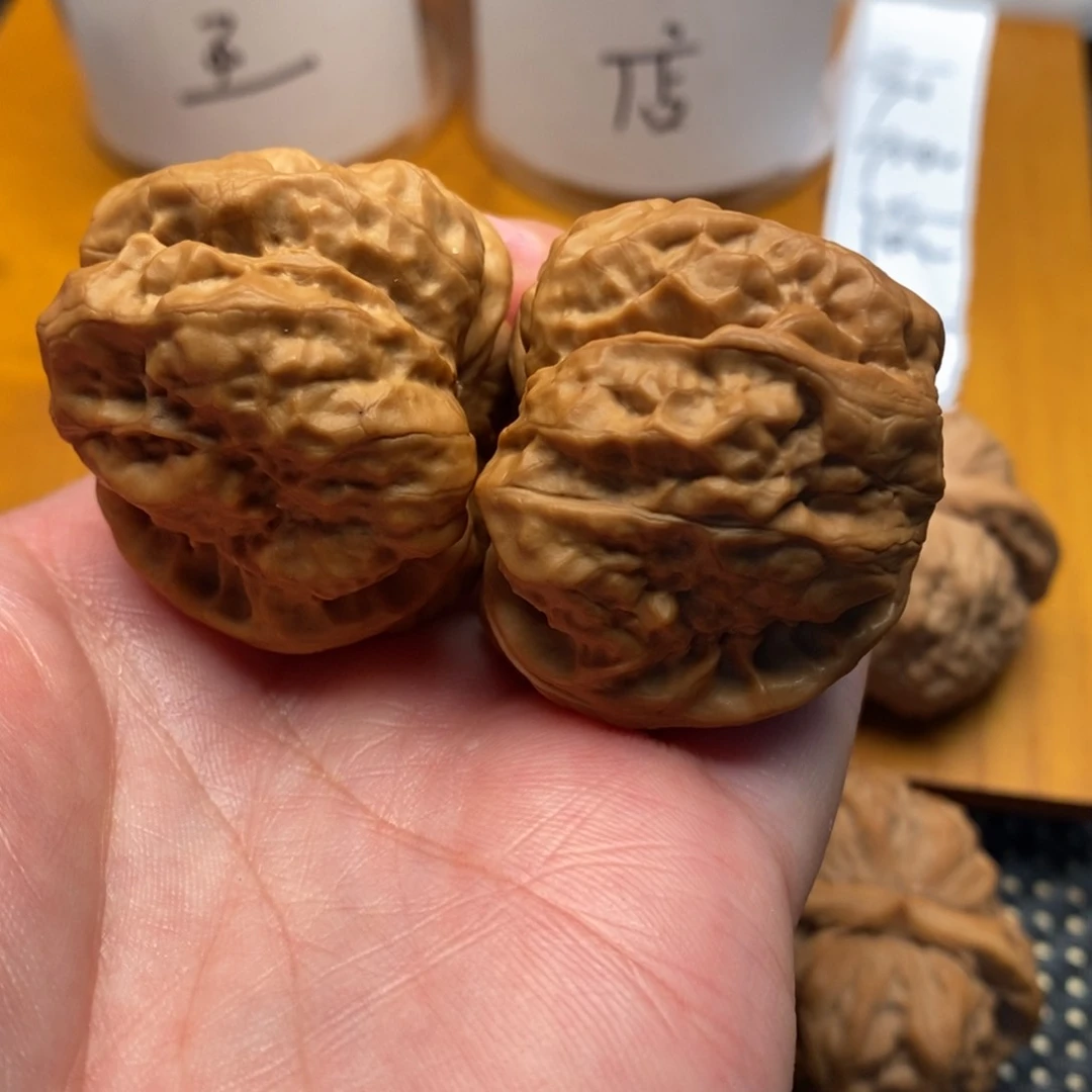 心***7文玩核桃把件全品边39左右