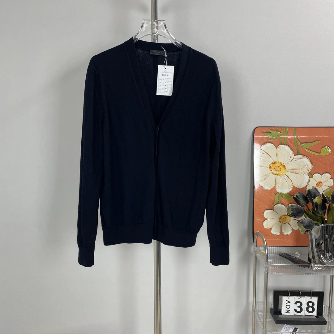 99新 Prada/普拉达 Prada 黑色 针织 开衫 99新 52码 A7068