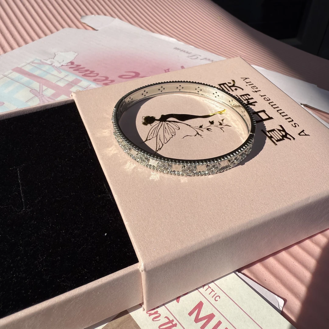 铜合金合成锆石手镯 微镶满锆四花手镯052