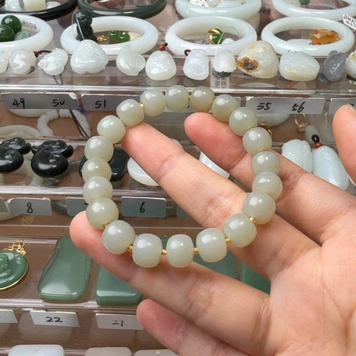 颈饰未镶嵌和田玉新疆且末老型手串8×9