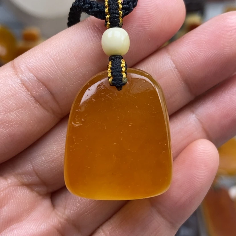 【闪购商品】琥珀颈饰未镶嵌