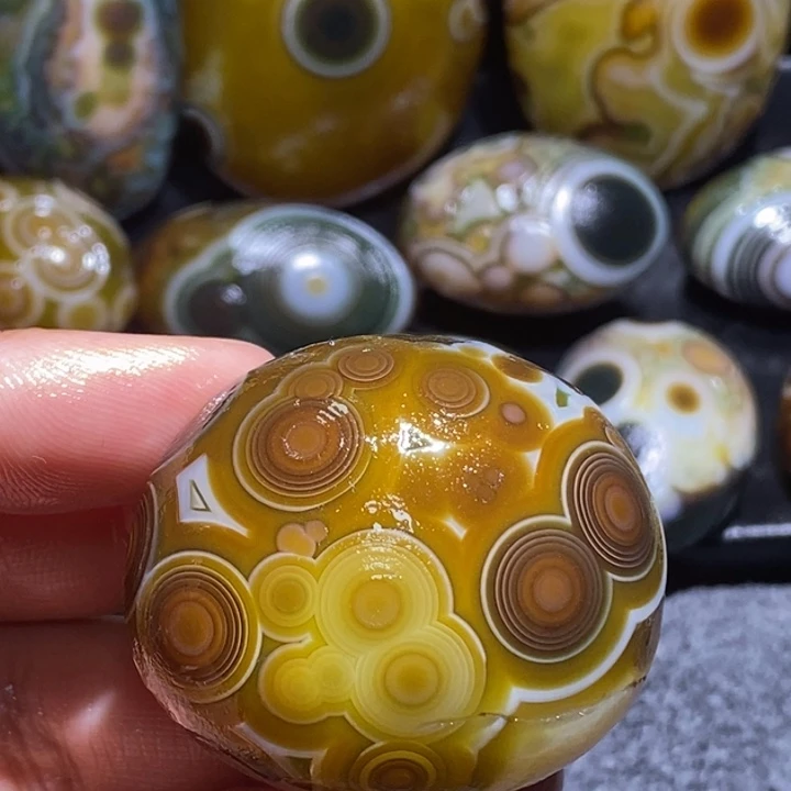 玛瑙/玉髓未镶嵌珠宝奇石37