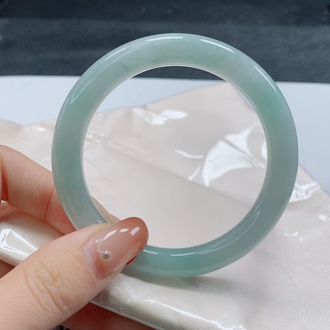 【闪购商品】未镶嵌手镯（圆镯）翡翠520号