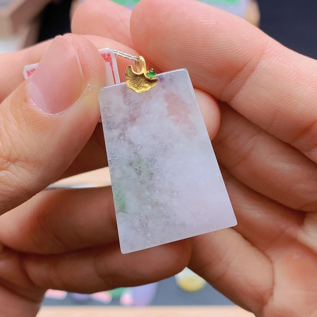 翡翠18K金镶嵌颈饰翡翠