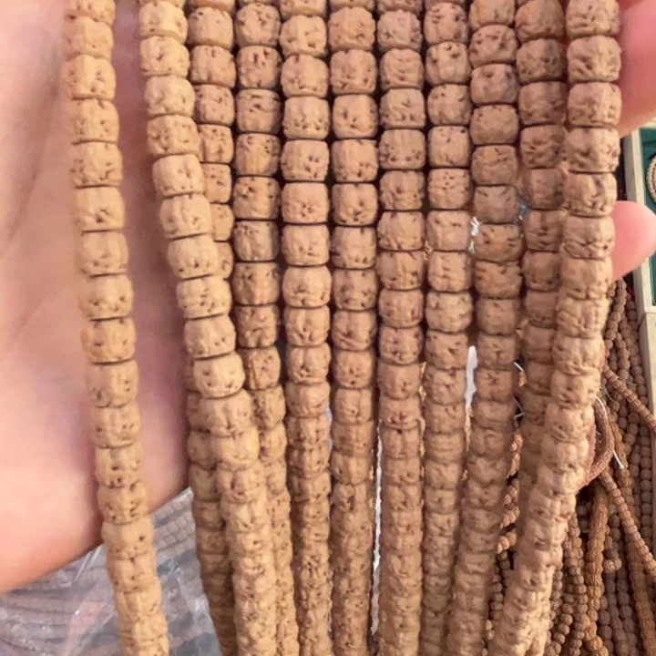 金刚菩提吊坠▲**a佛手小金刚