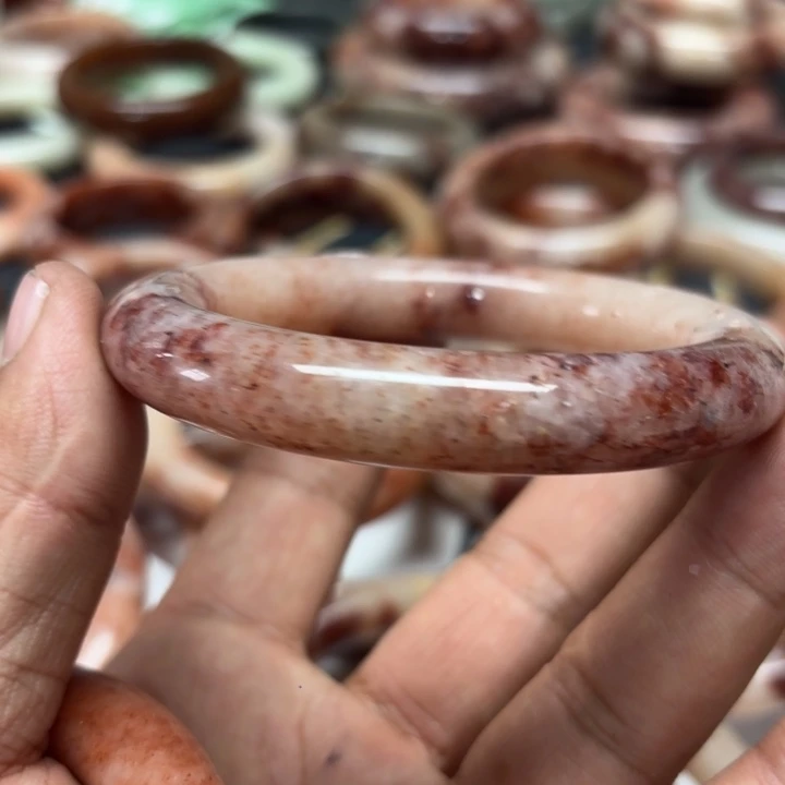 漫****石英岩玉合金颈饰