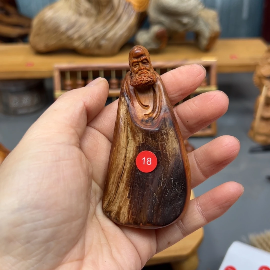 二***黑木崖柏木摆件手把件