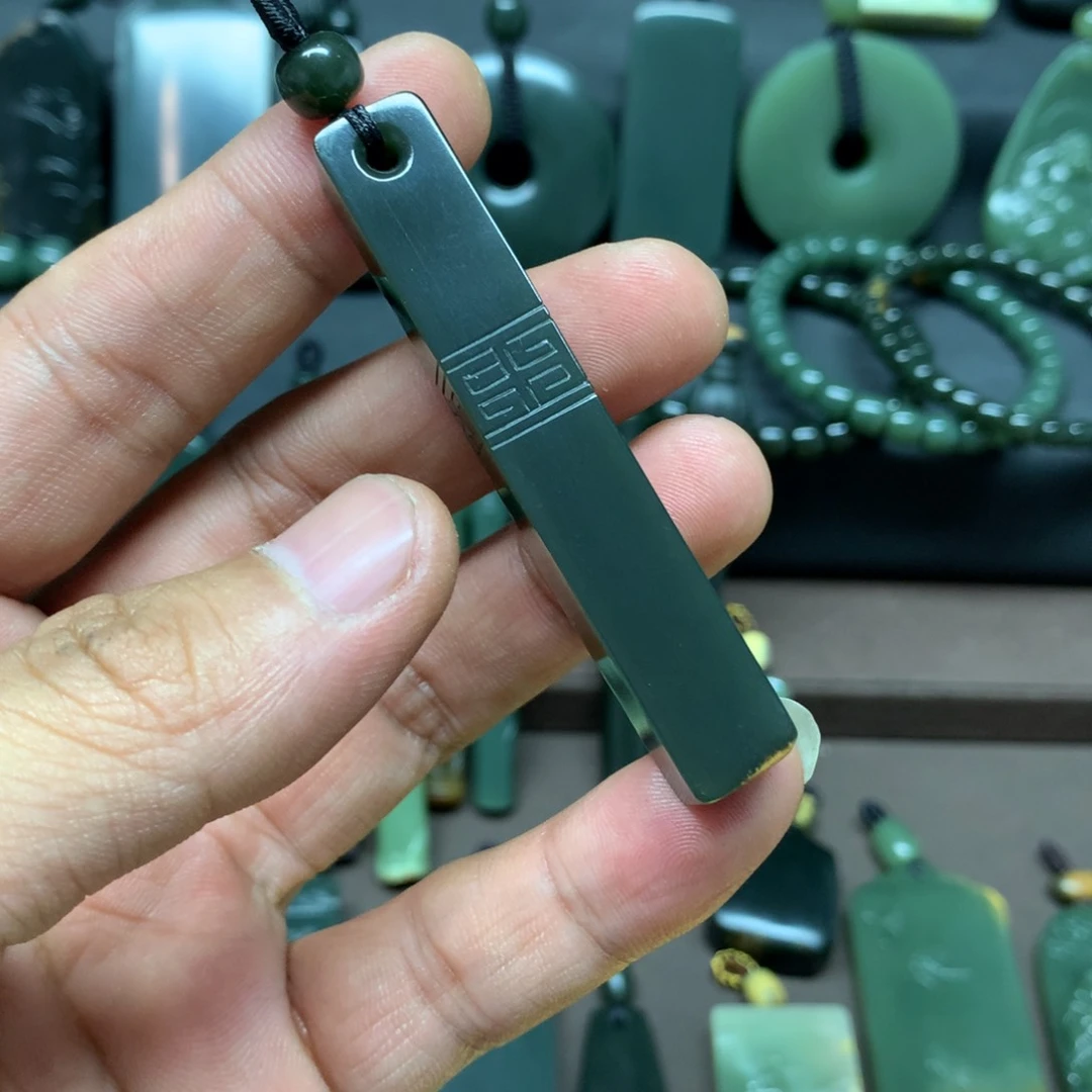 岫岩河磨玉（透闪石质玉）未镶嵌颈饰乄****9