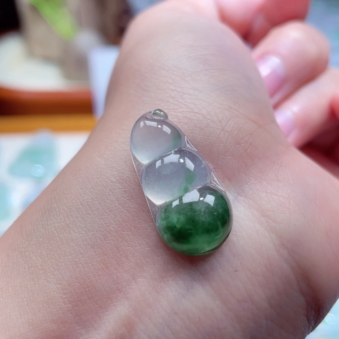 翡翠颈饰未镶嵌豆子