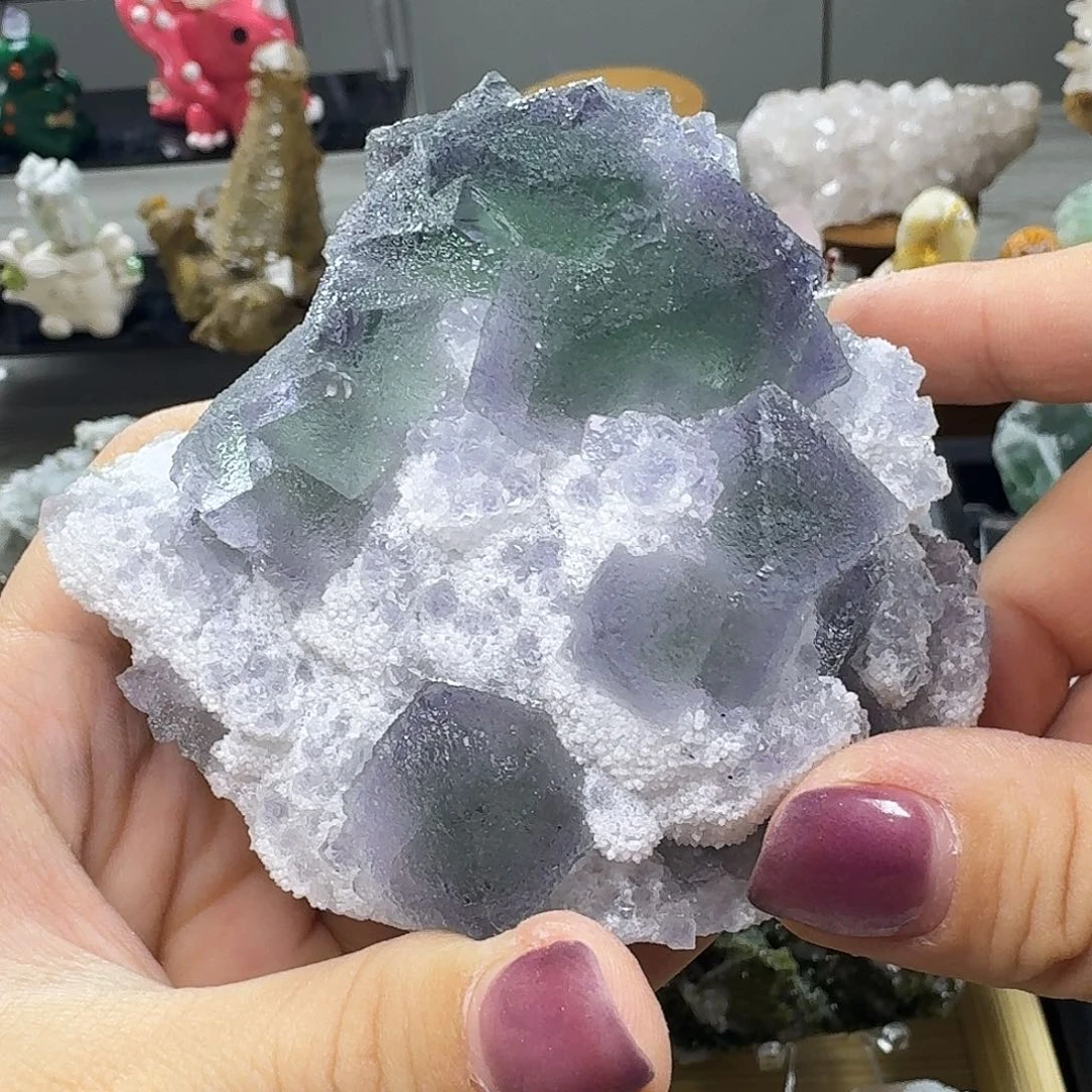 石材紫边八面体萤石摆件