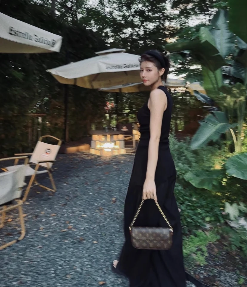 时尚潮流女士包包斜挎百搭单肩休闲小众复古肩包（顺丰包邮）