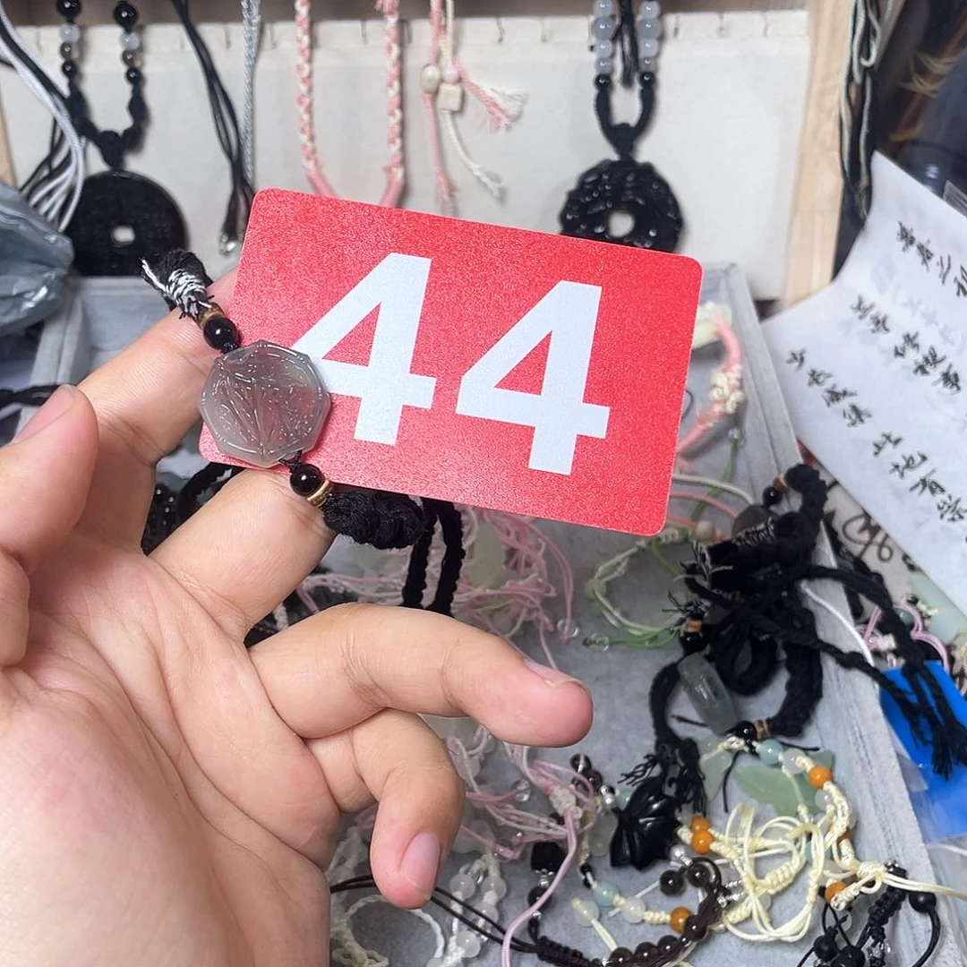 蛇纹石玉颈饰合金