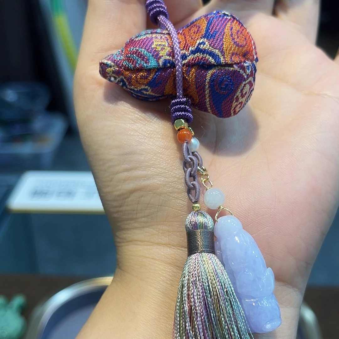 夜***星翡翠未镶嵌项链福利