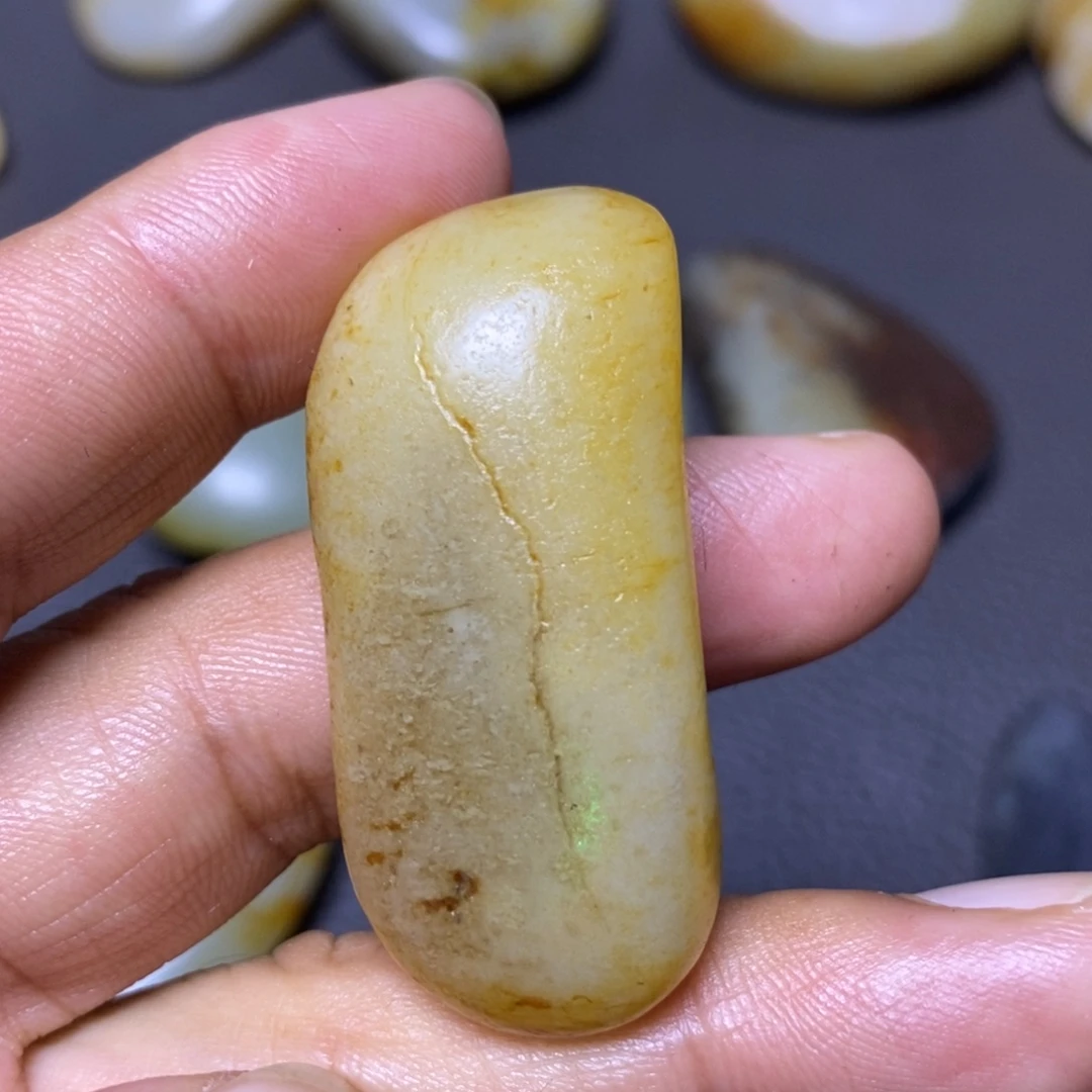 和田玉（糖玉）未镶嵌挂件