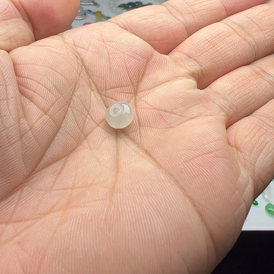 翡翠散珠小****』天然翡翠