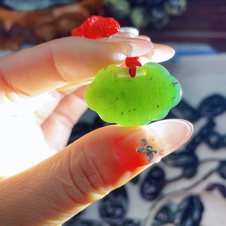 蛇纹石玉未镶嵌挂件泰山玉如意锁