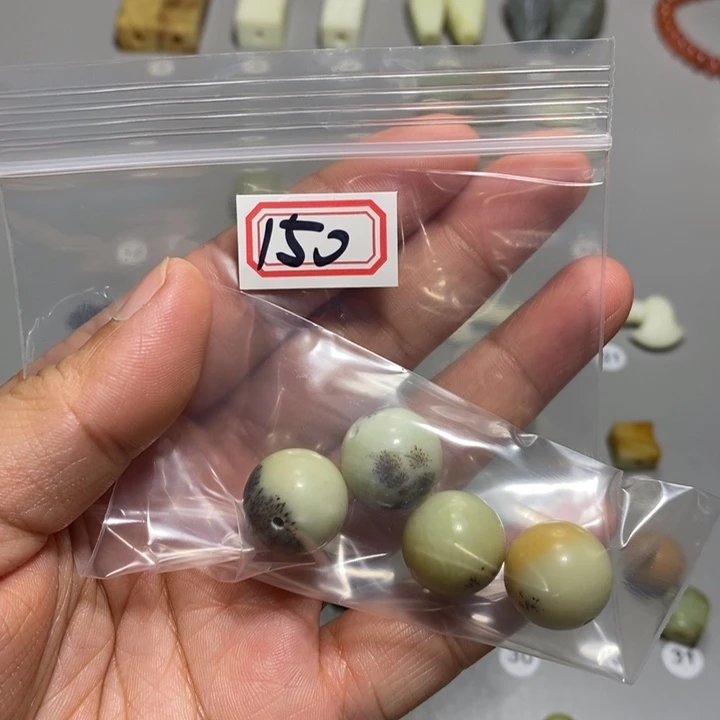 蛇纹石玉颈饰未镶嵌恰*白