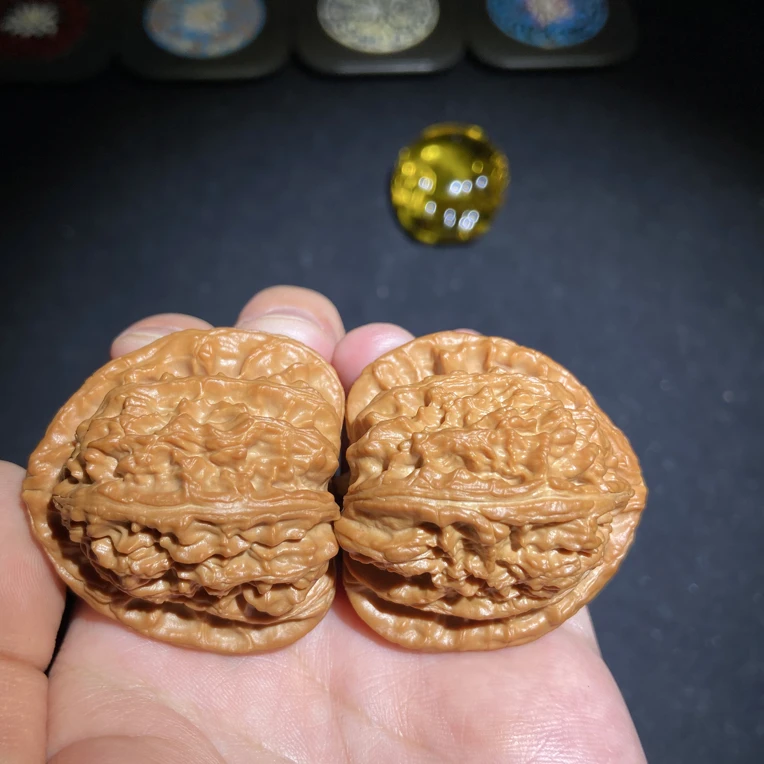 43全品三角白文玩核桃