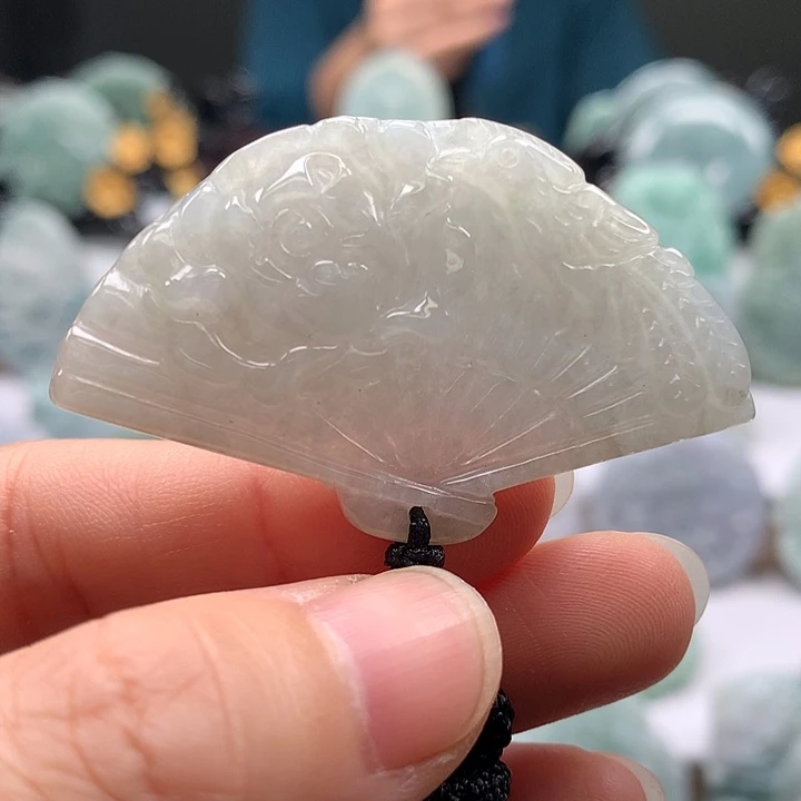 翡翠未镶嵌颈饰花开富贵福利