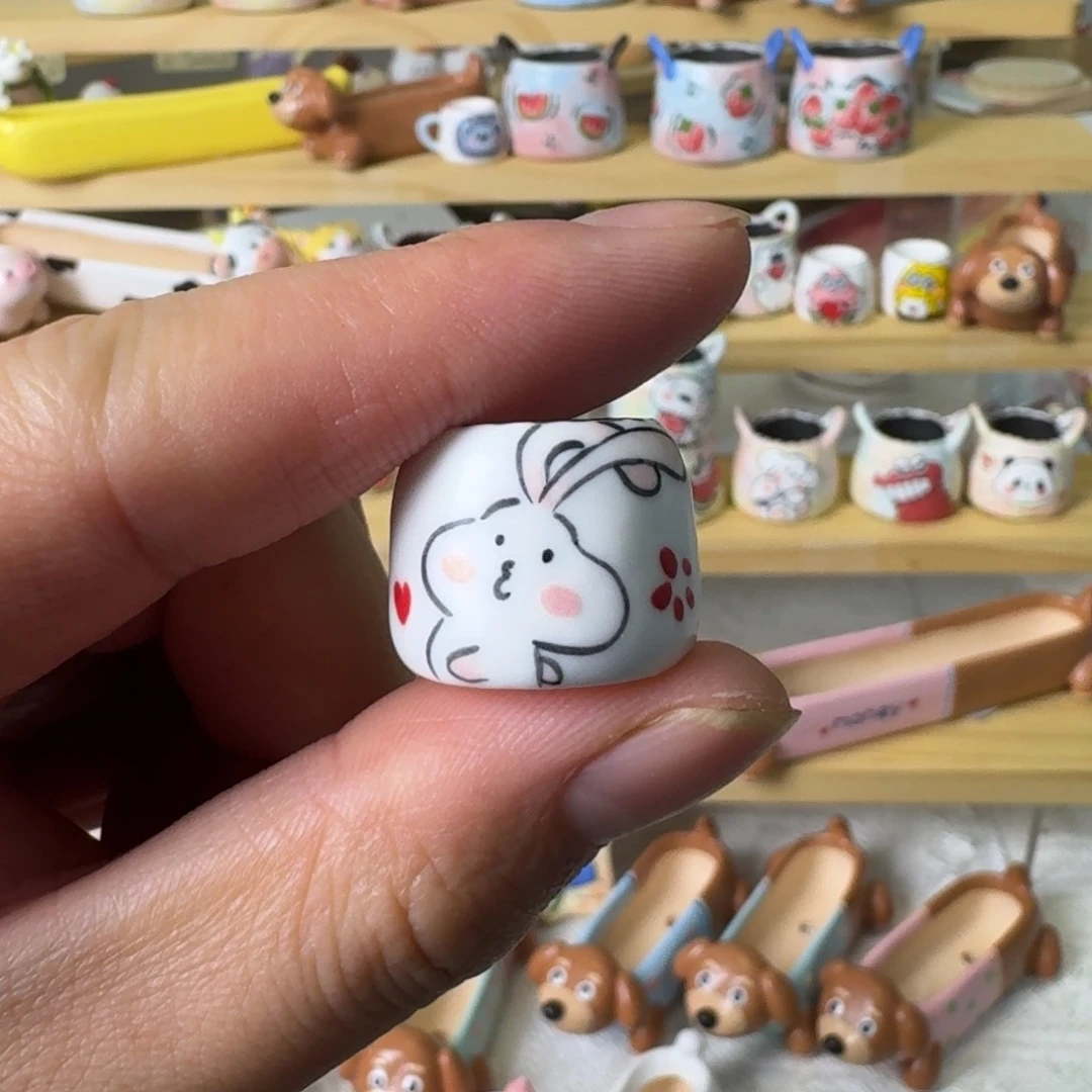 夏***蝶夏蝶花盆一个。