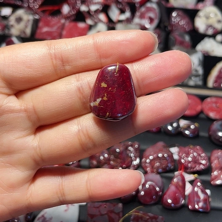 天然辰砂原矿吊坠17.3克