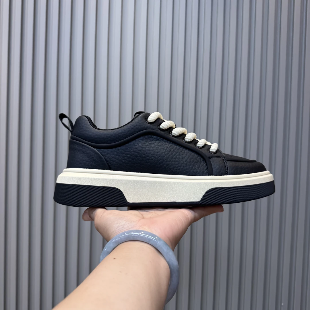 2025秋季新款高级感厚底板鞋男款小白鞋潮流百搭透气时尚休闲鞋男