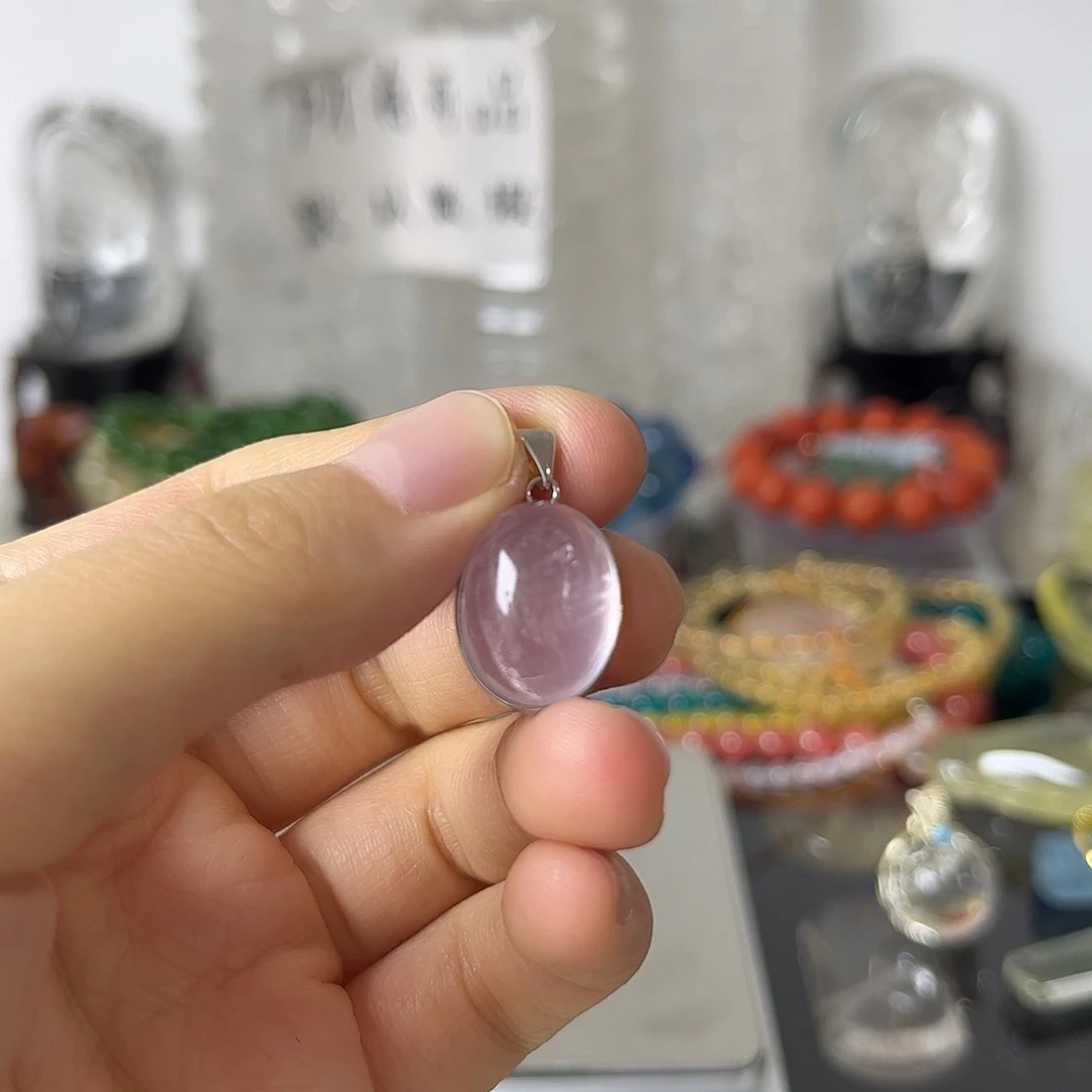 颈饰合金水晶矿坑