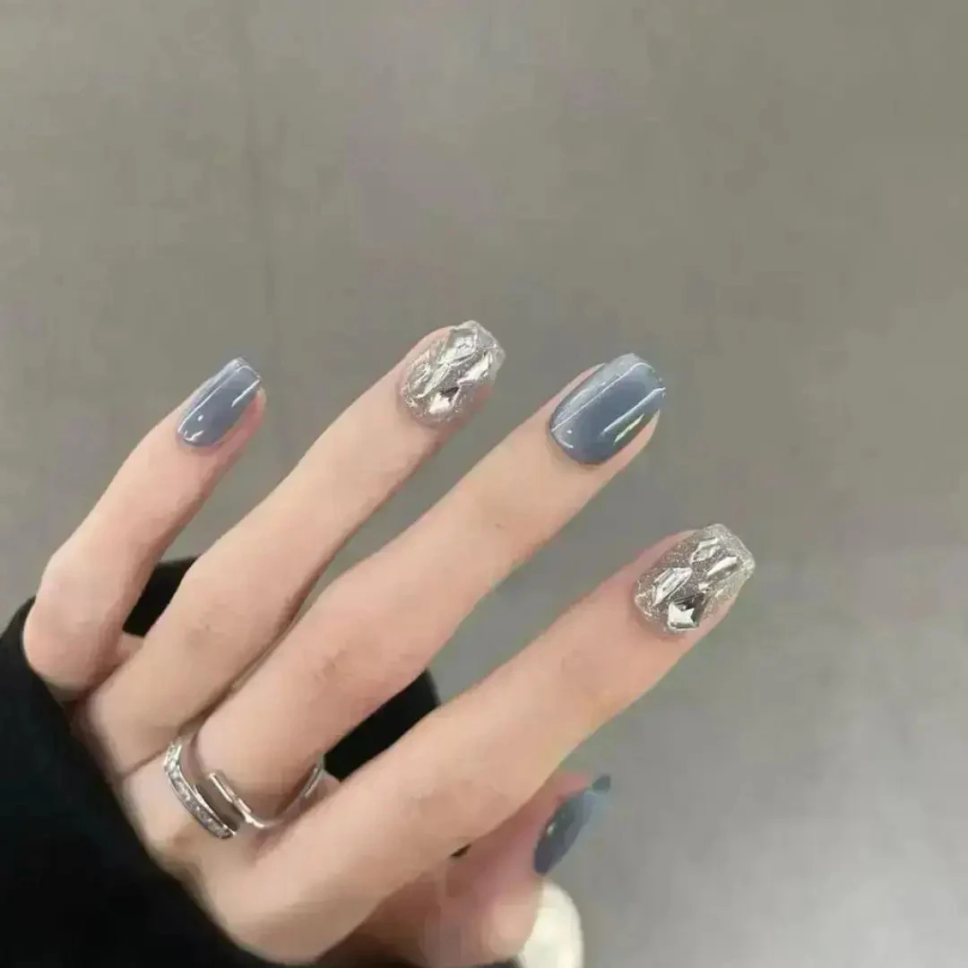 【蓝色猫眼】时尚冰透简约复古夏日渐变穿戴美甲