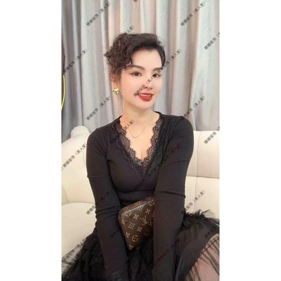 糖糖严选修身显瘦蕾丝V领长袖打底衫