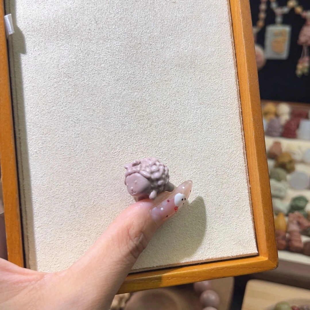 石英质玉未镶嵌颈饰谭***吃