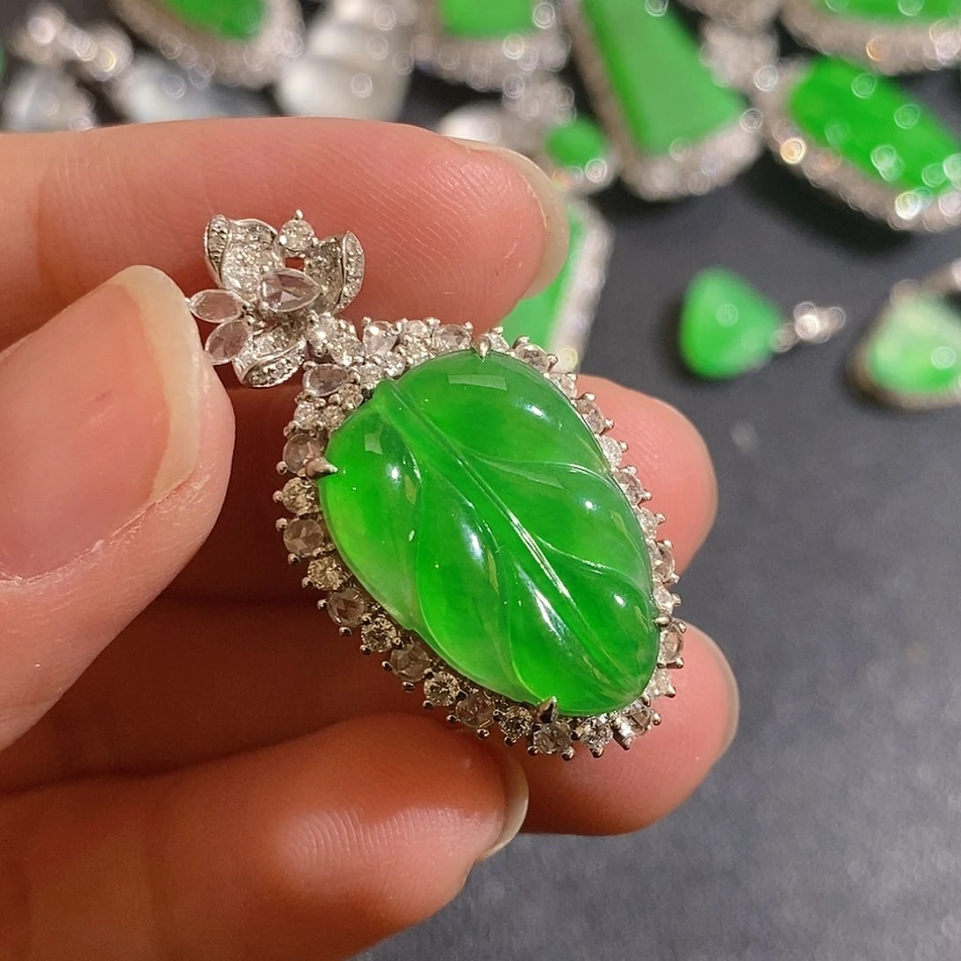 翡翠颈饰18K金镶嵌天然缅甸A货翡翠