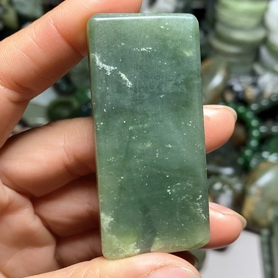 未镶嵌和田玉（糖玉）珠宝半成品