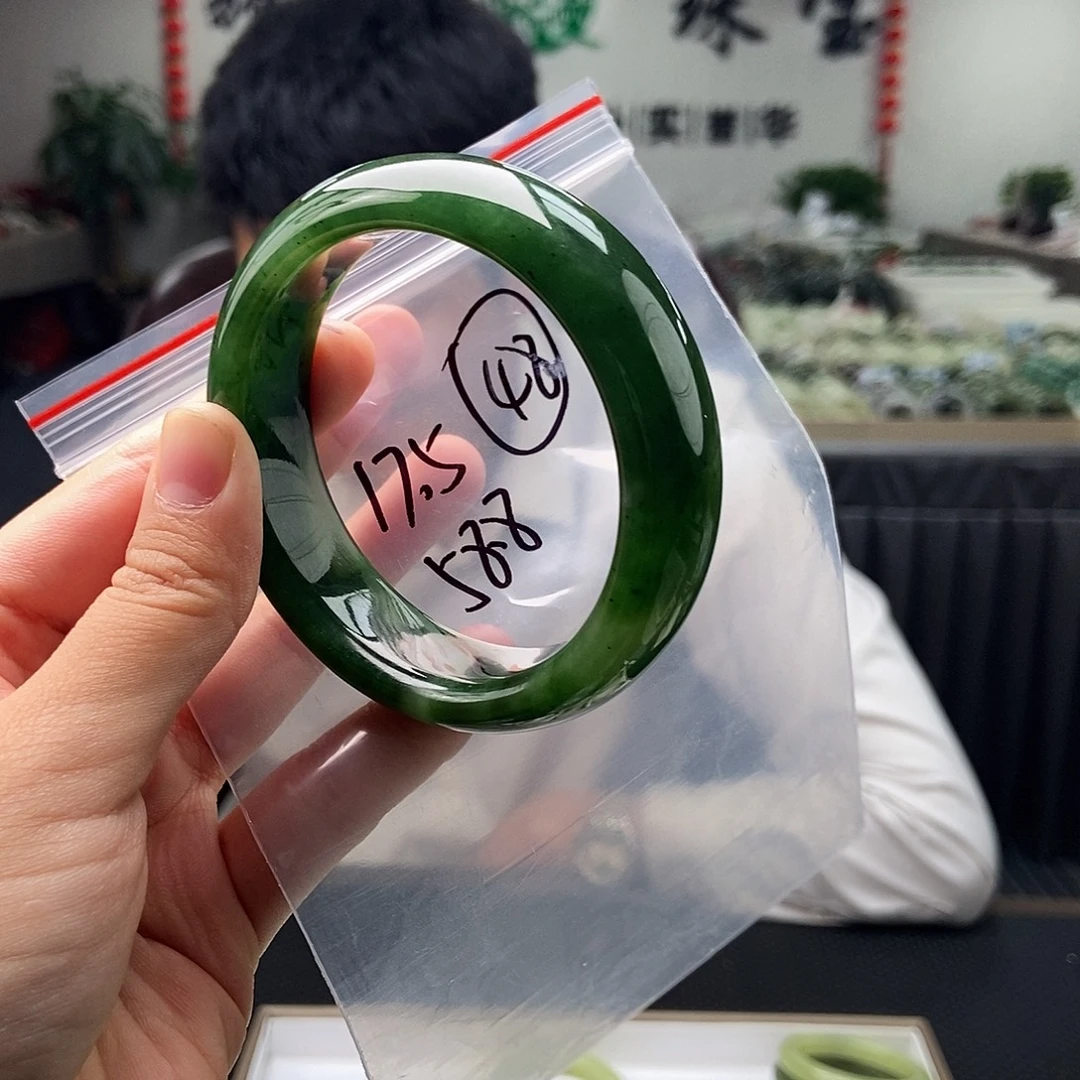 未镶嵌手镯和田玉拍一发一