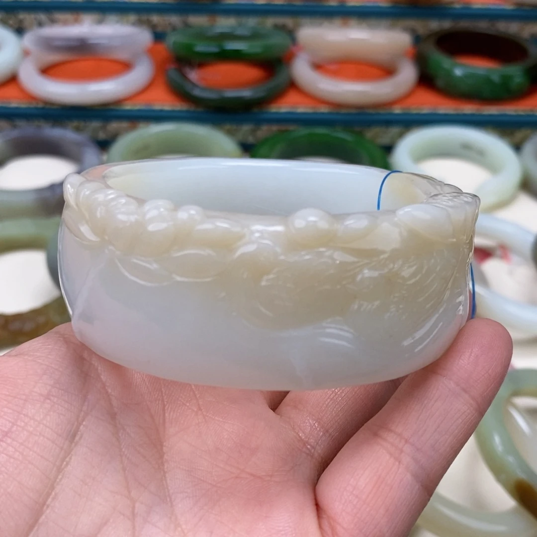 和田玉手镯59.6未镶嵌岳*梅