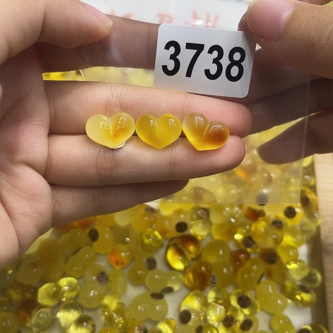 琥珀未镶嵌珠宝奇石