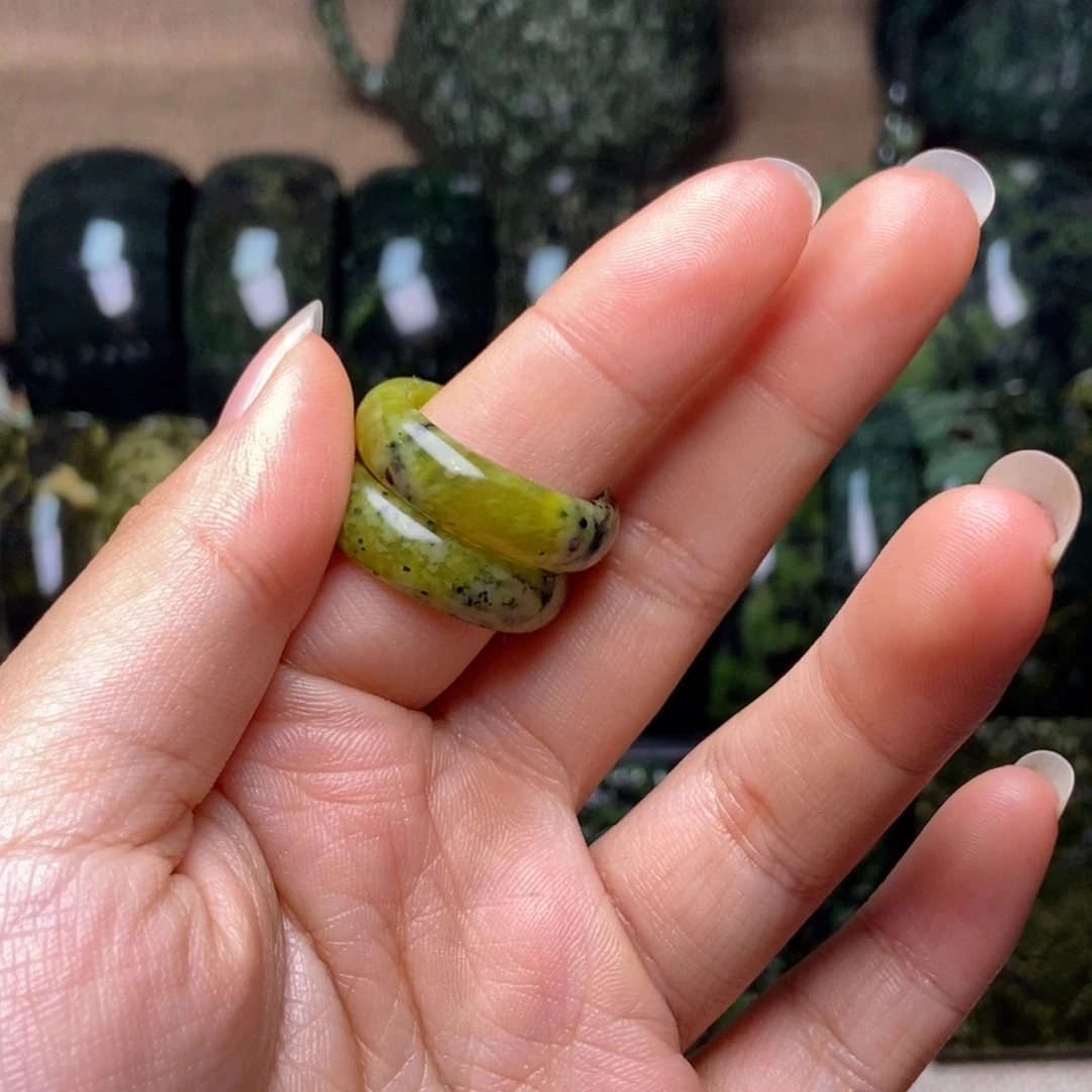 梦***柔蛇纹石玉未镶嵌药王石