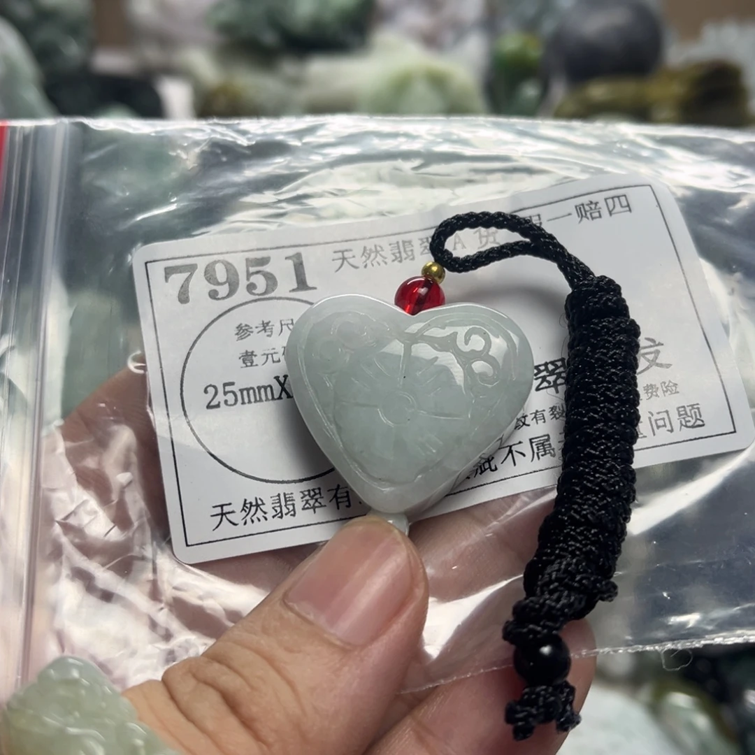 翡翠未镶嵌颈饰7951