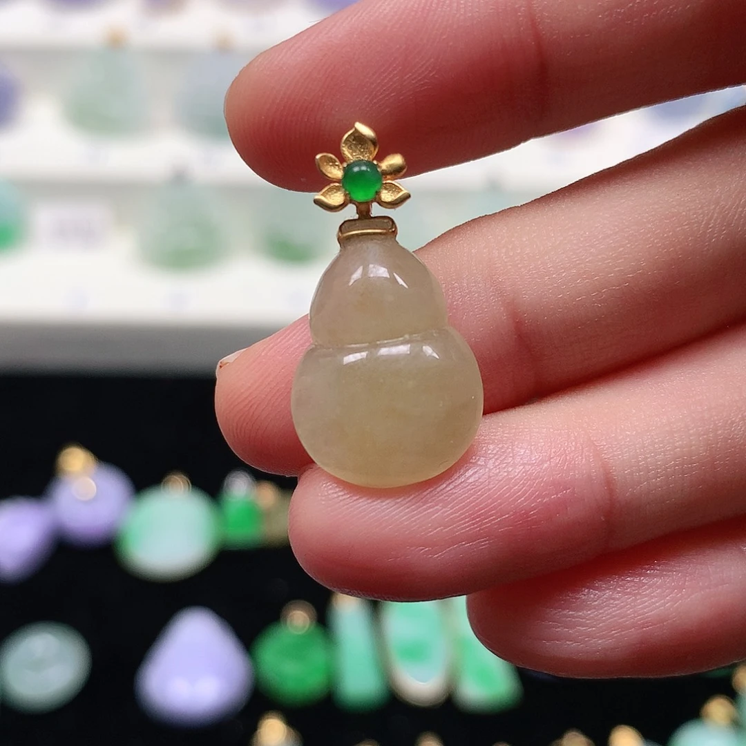 颈饰18K金镶嵌翡翠翡翠吊坠