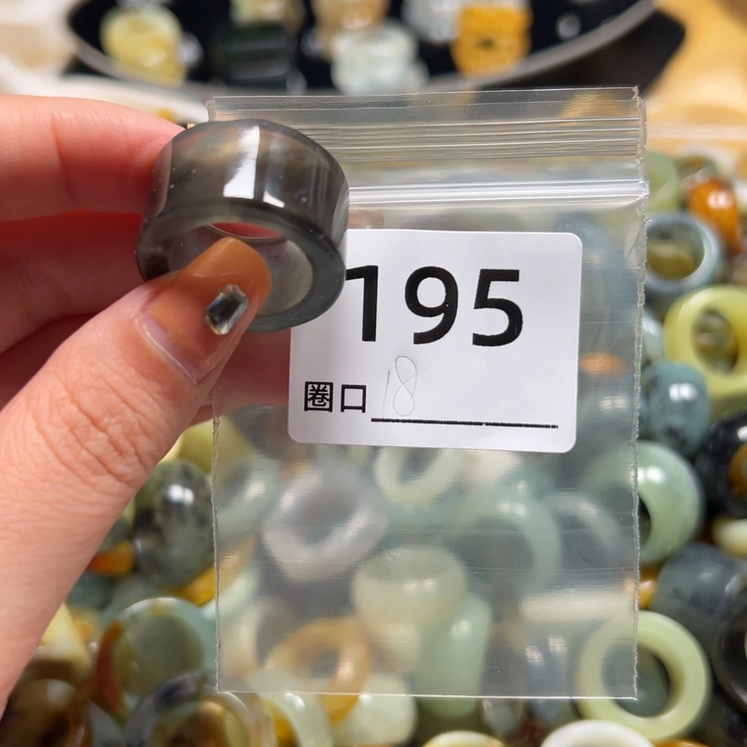 兵***姨蛇纹石玉未镶嵌戒指