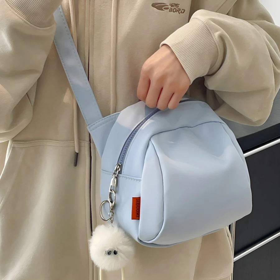 休闲尼龙布包包女2025新款大众贝壳轻便百搭大容量斜挎包单肩包LX