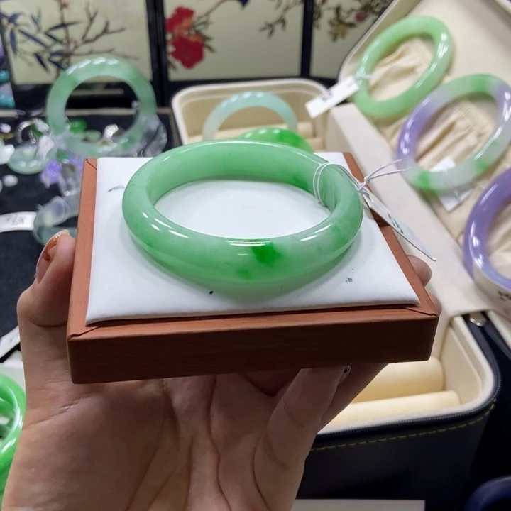 林***之非金属55/56手镯圈口