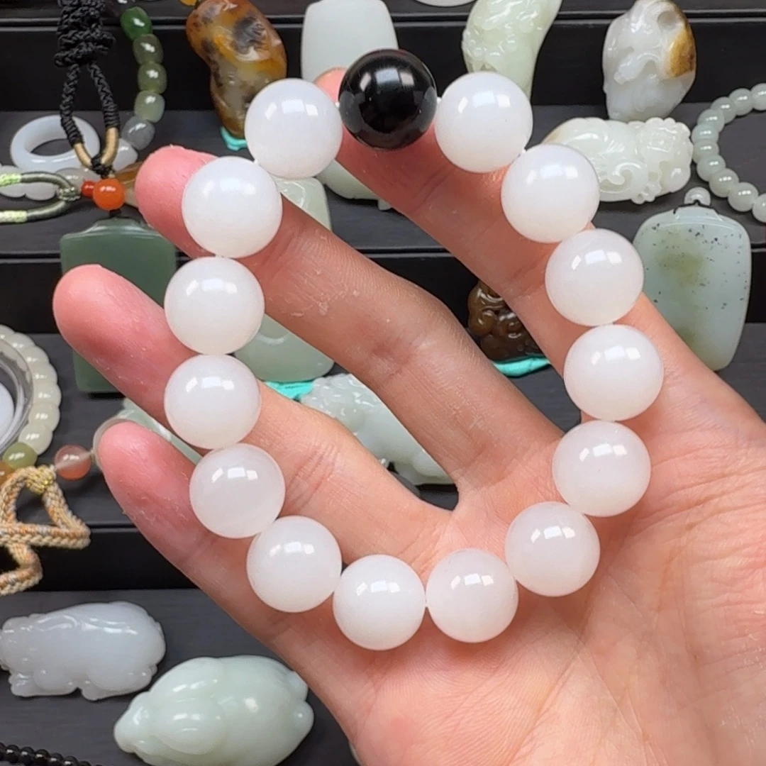 天***牛和田玉（糖玉）未镶嵌手链