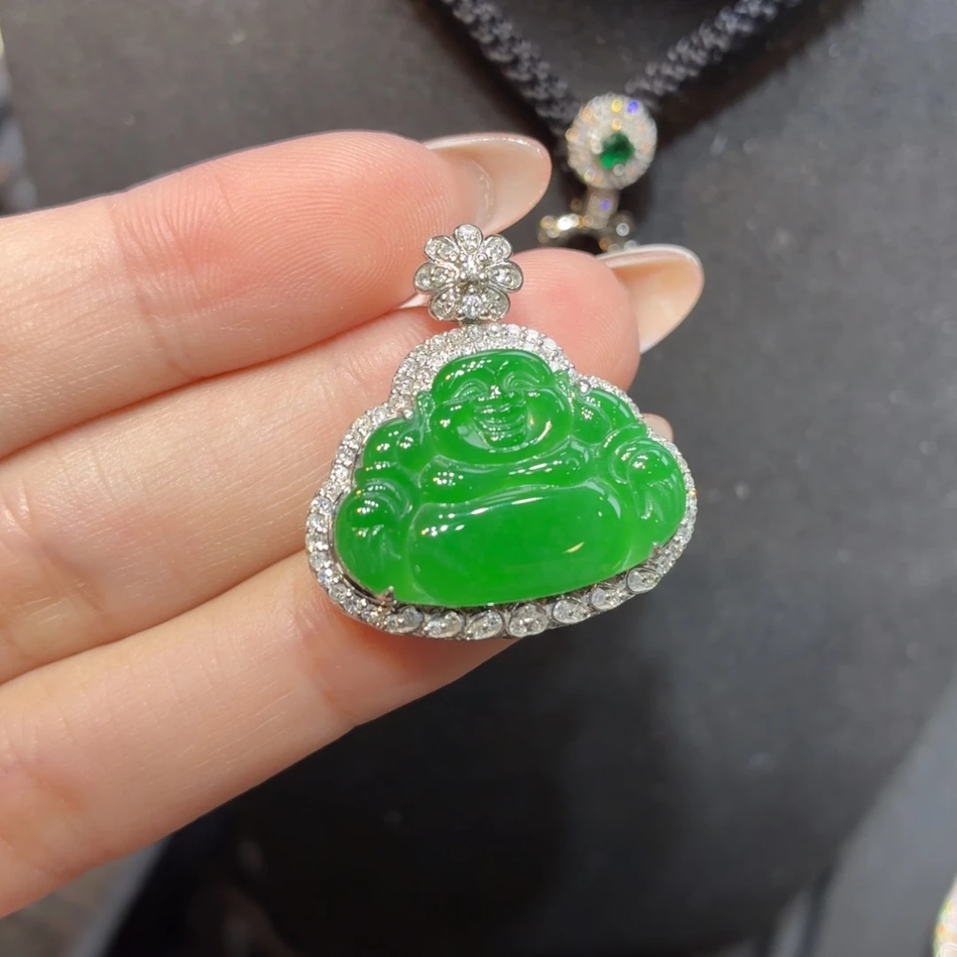 颈饰18K金镶嵌翡翠