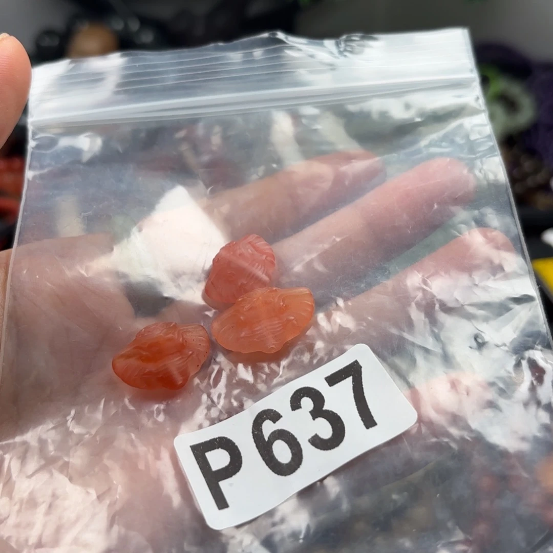 南红玛瑙未镶嵌珠宝奇石
