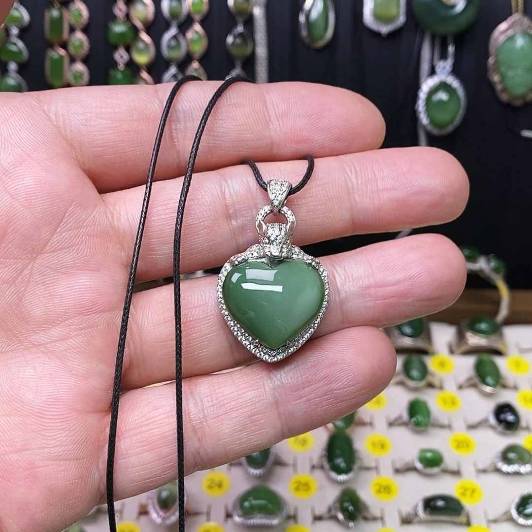 小****和田玉（碧玉）银S925镶嵌颈饰