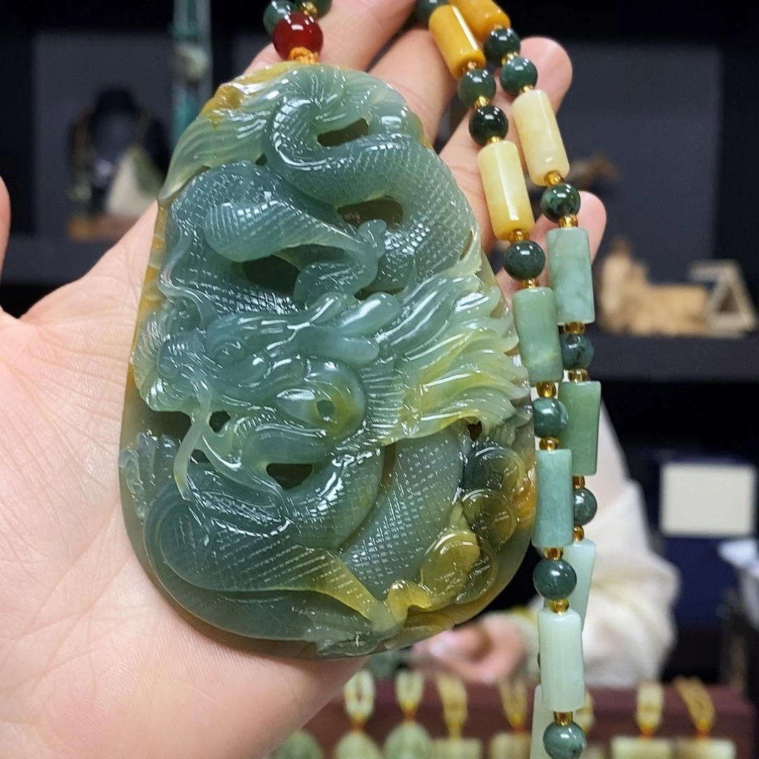 透闪石质玉挂件吊坠项链未镶嵌