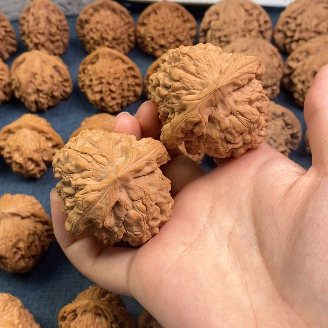 文玩核桃把件50尺龙鼎